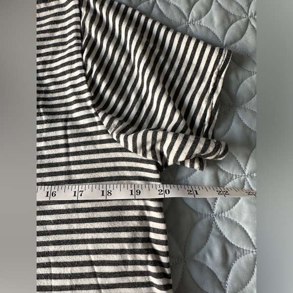 Buttercream Clothing tunic tee in white & charcoal grey, size 1X - Picture 9 of 13